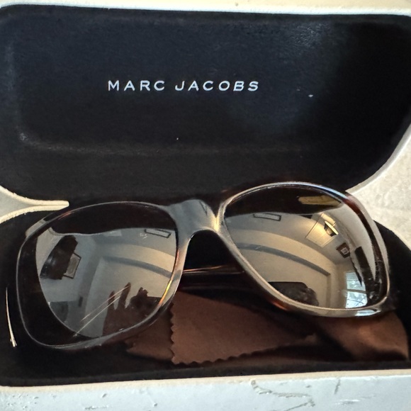 Marc Jacobs Accessories - Marc Jacobs Sunglasses - Tortoiseshell Frame with Brown Lenses